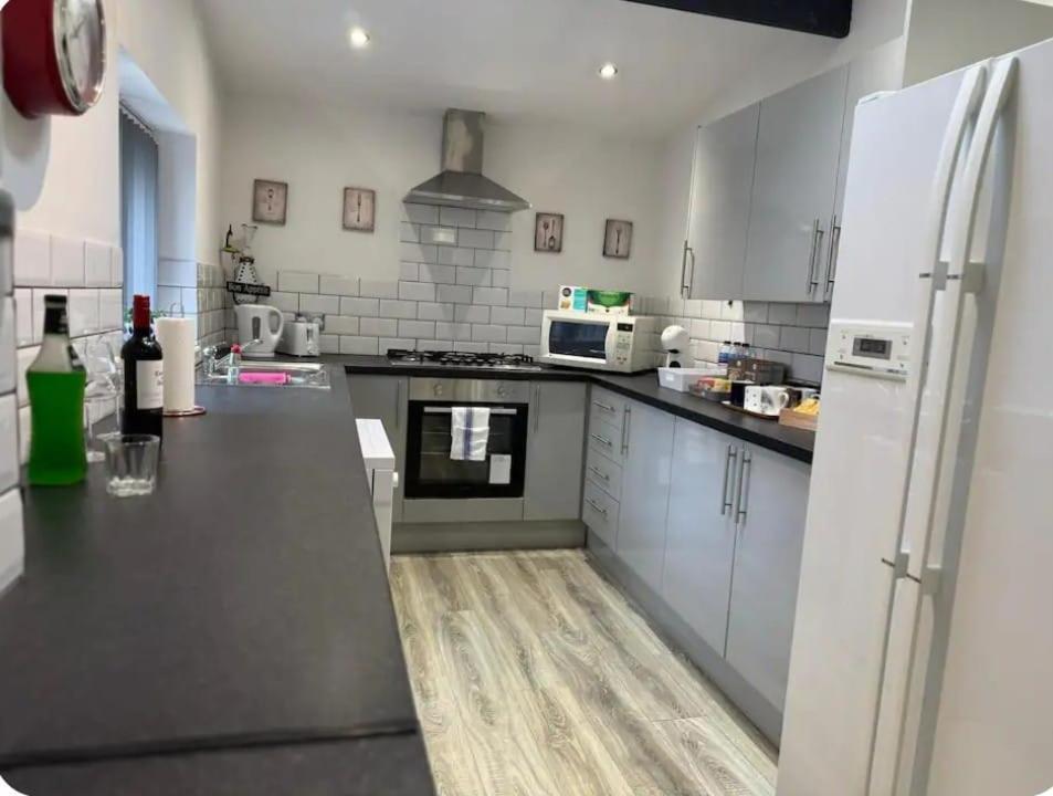 3 Casa Compartilhada No L6 Guest house